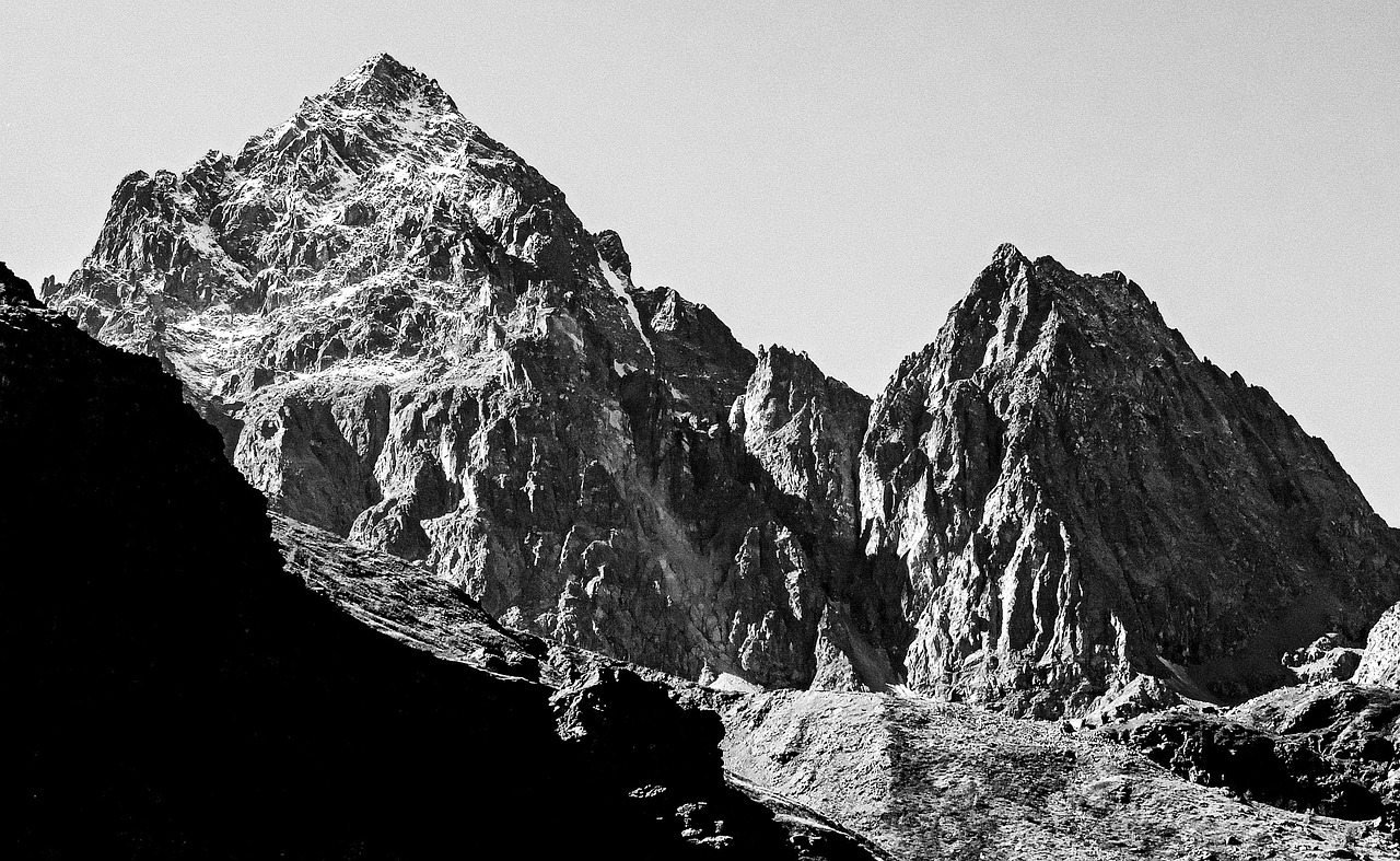 I rifugi della Val Rendena: dormire tra le stelle a 2000 metri